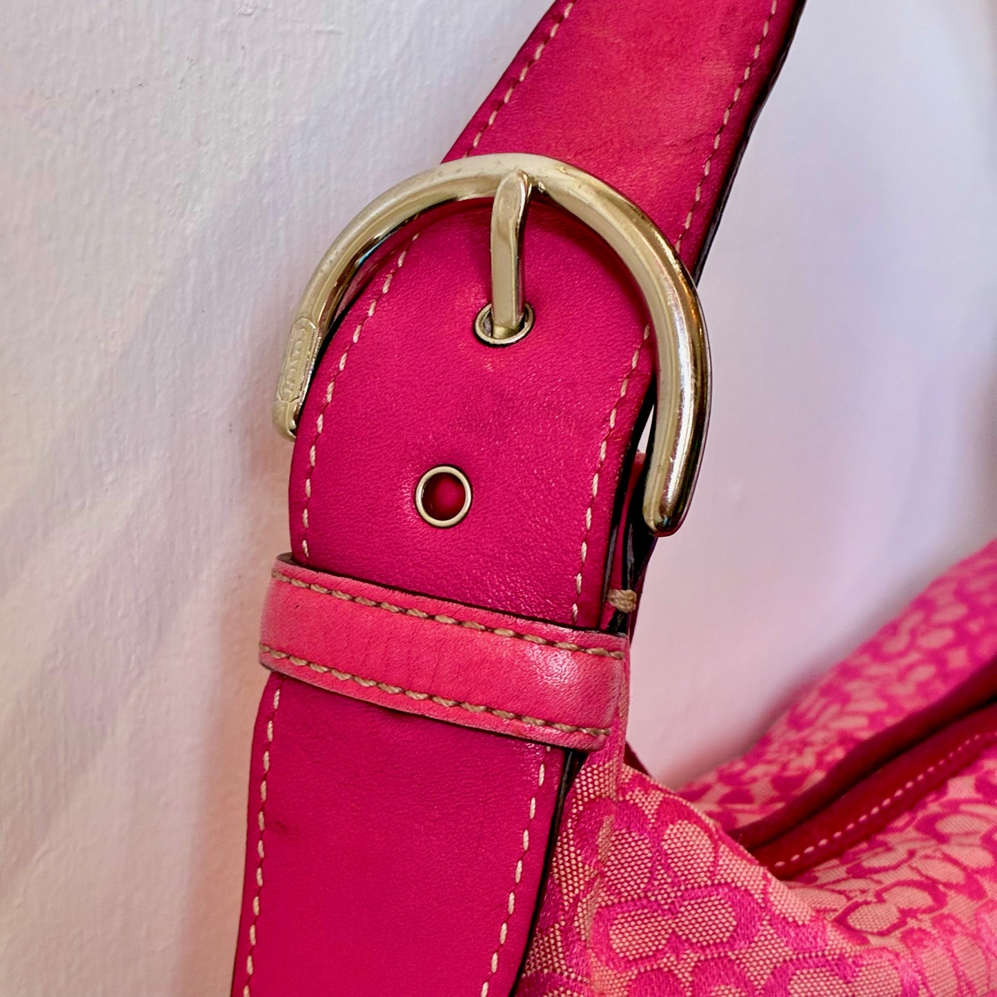 Vintage Coach Fuchsia Pink Mini Signature Suede Soho Hobo Shoulder Bag 6351