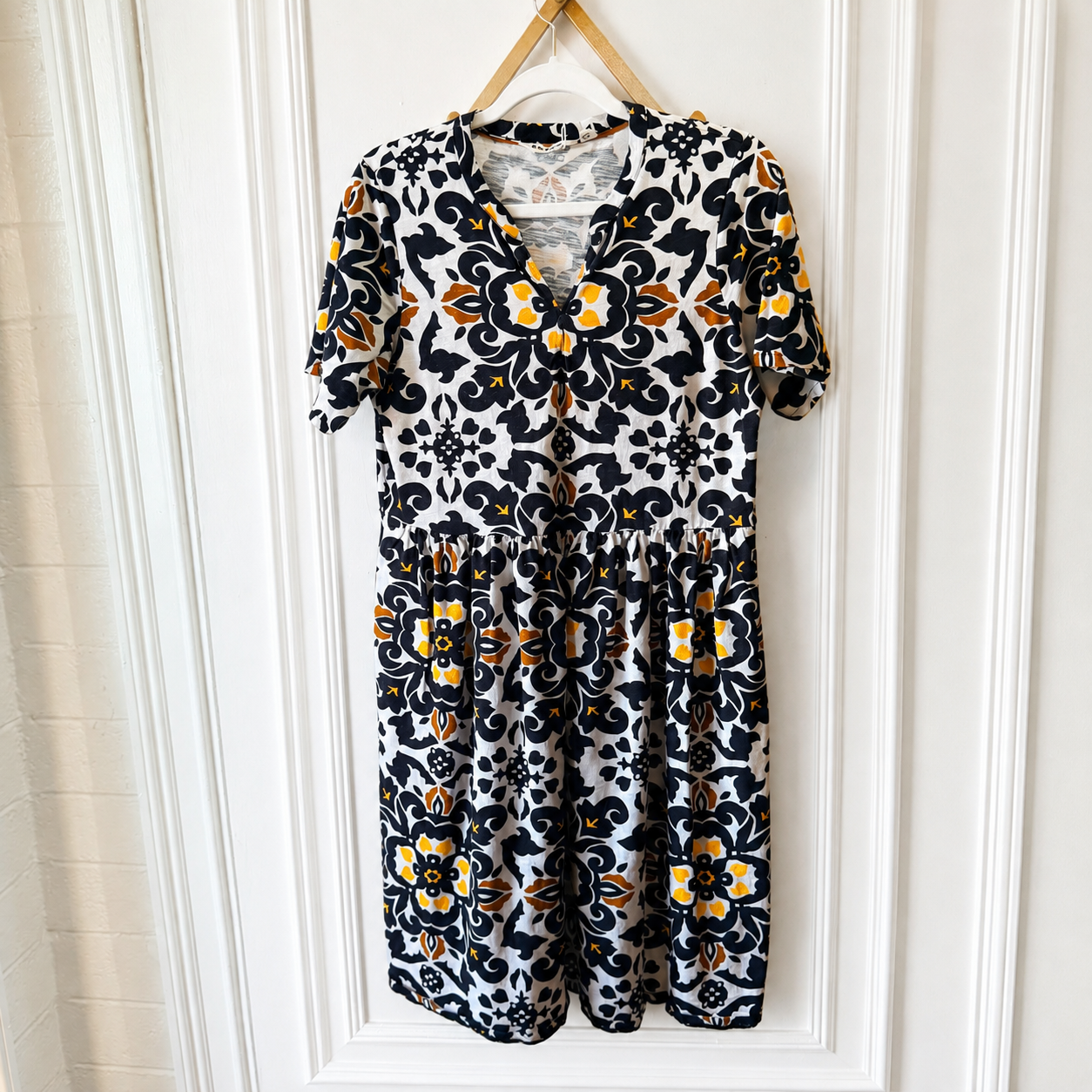 Boden Floral Print Midi Dress – Black, White & Mustard – Size 10