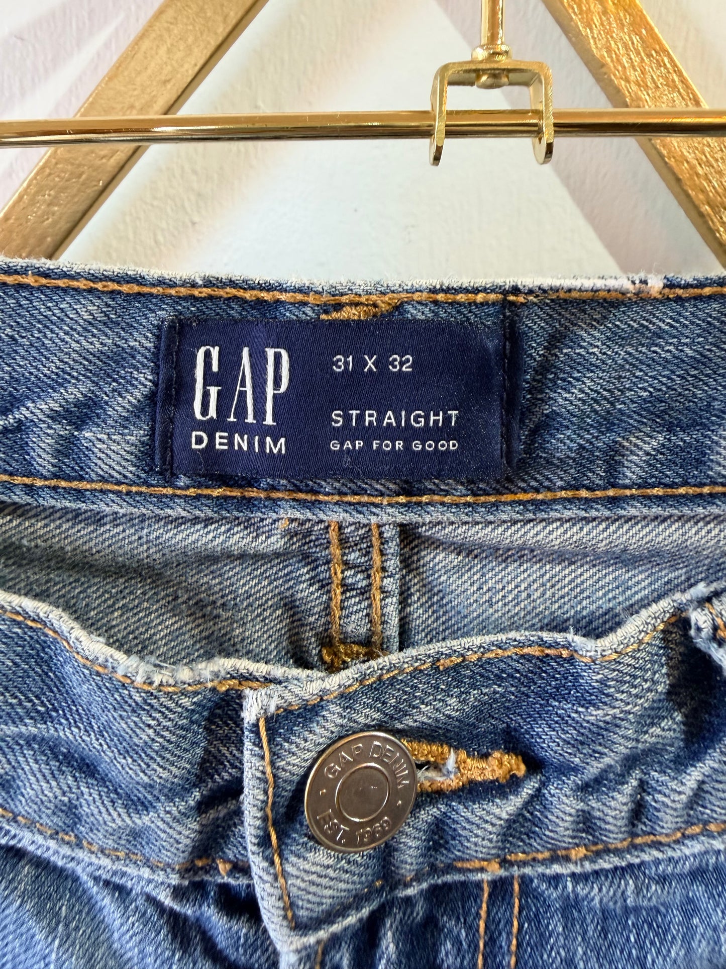 GAP Denim Straight-Leg Distressed Jeans Medium Wash 31x32