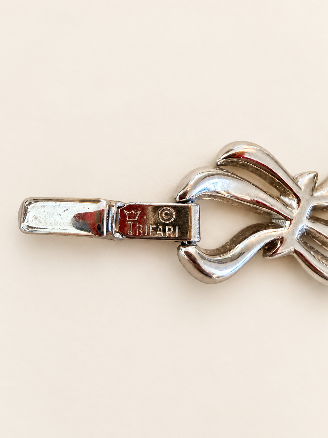 Vintage Crown Trifari Silver-Tone Bow Link Bracelet