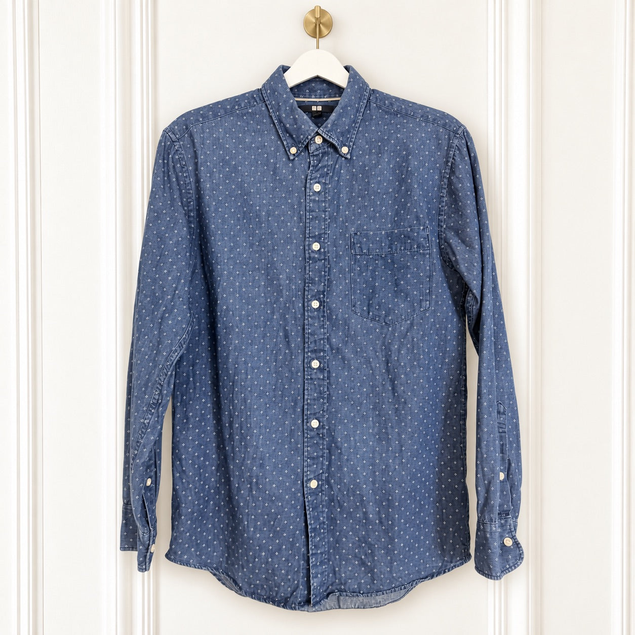 UNIQLO Blue Micro-Print Chambray Button-Down Shirt | Size Medium